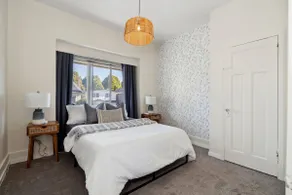 Vancouver 3-Bed House with Parking, Sleeps 8 - Image 2