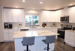 Halsey Haven! 3 BR Home w/ Stunning Views + Sauna! - Image 4