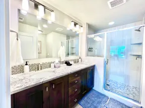 Riverside Retreat-Luxury Living - Image 4