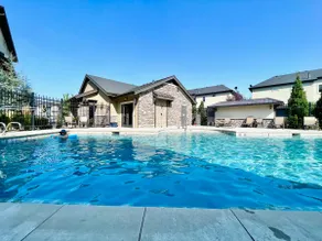 Riverside Retreat-Luxury Living - Image 3