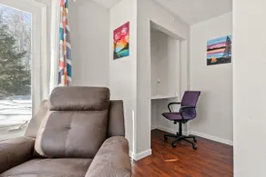 Two minutes from Airport /2 BED 2 BATH - Image 5