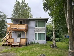 Two minutes from Airport /2 BED 2 BATH - Image 2