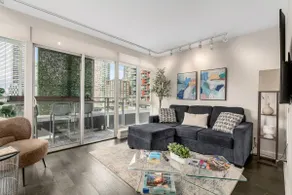 Deluxe Yaletown Escape | Sleeps 6 | AC | Parking - Image 4