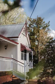 Sylvan Cottage, simple elegance, well located - Image 2