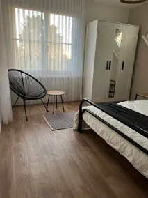 Cozy Apartment with a Lovely View & Free Parking - Image 4