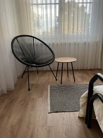 Cozy Apartment with a Lovely View & Free Parking - Image 3