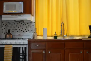 Quaint & Tranquil 1Bedroom / 1Bath in Belize City - Image 3