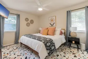 Elon 3BR Escape | Walk to Campus | Patio + BBQ - Image 3