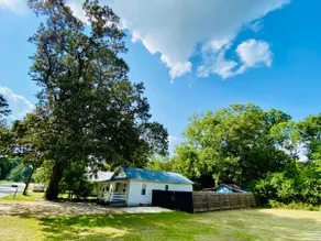 The Gentry, 3 min to downtown & Bruce’s Field. - Image 3