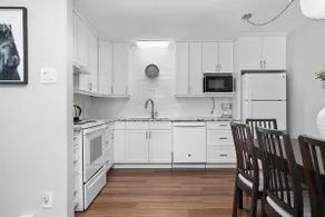 Minimalist 2BR (Studio+1BR) Perfect for Groups! - Image 5