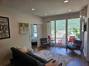 Brand New 2 Bedroom Luxury! - Image 2