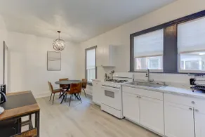 Walk to Overton Park & Zoo | Stylish & Central Apt - Image 4