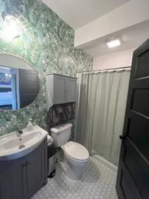Uptown Bungalow - Image 4