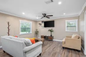 Cave Country Retreat | Cozy Oasis Near Downtown - Image 4