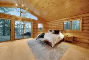 Luxury Cabin On 100+ Acre Sandy Beachfront Lake! - Image 3
