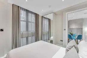 Signature 2-Bedroom Apartment with A/C, Farringdon - Image 3