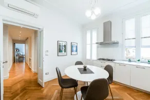 Bright 120 sqm apartment in Sant'Ambrogio - Image 5