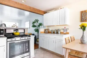 Charming home in Northgate | Private backyard UPD - Image 4