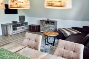 Apartment by the large pond - Image 3