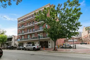 Luxe 2BR w/ Pool+Free Parking! Heart of Downtown! - Image 4