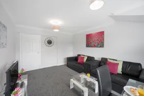 PREMIER - Clydesdale Apartment - Image 2