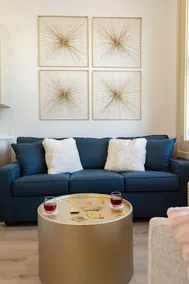 Modern Suite Retreat @ SoHa No 2 - Image 4