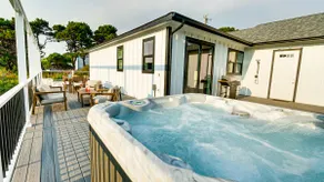 The Lily Pond House-Walk to Beach, SPA, Sleeps 6 - Image 4