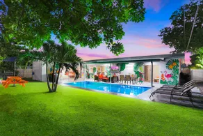 Peach Beach House- 3 mi to beach - Image 5
