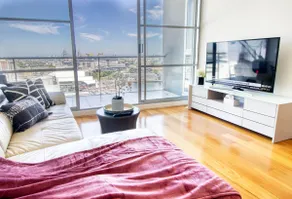 Heart of City: Superb Apt with an Harbour Views ! - Image 2