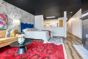 Seattle Studio With Water View - Image 2