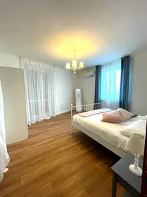 Maison Bon Ton - Image 5