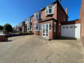 Seaview House, Tynemouth. * Free Onsite Parking * - Image 4