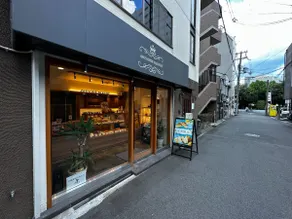Well located 2BR House above a bakery for 8pax - Image 5