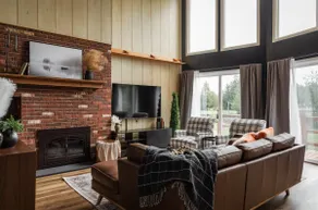 Dock, Lakeside Escape W/Hot Tub & King Bed Comfort - Image 3
