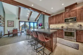 Zalanta Heavenly gondola apartment - Image 3