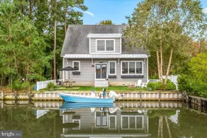 Waterfront Home & Golf Getaway - Image 4