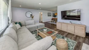 Brand New Rest & Relax Close to Beach/Disney - Image 4