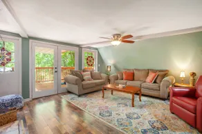Cameo Treehouse Chalet w/ HOT TUB and Pet Friendly - Image 3