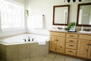 Huge immaculate home! Memories await! - Image 3