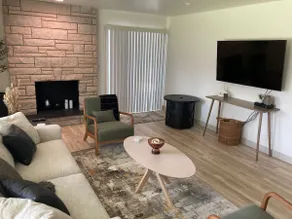 Stroll to Notre Dame, Sleeps 10 - Image 3
