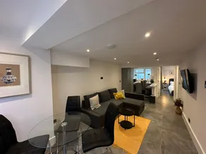 Two Bedroom House In Kilburn - Image 2