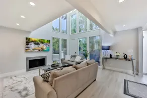 601-Lavish Family Home w AC & Patio near Meta & St - Image 2