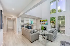 601-Lavish Family Home w AC & Patio near Meta & St - Image 4