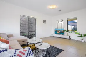 4BR| Sleeps 10, Near Schofield Station | The Ponds - Image 5