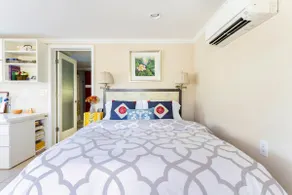 Claire's tearoom / artist suite - Image 5