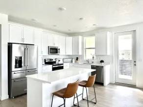 Top Floor Luxury Condo - Image 3