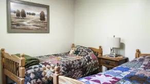 Charming cabin in the woods. Fire pit and Fiber! - Image 5
