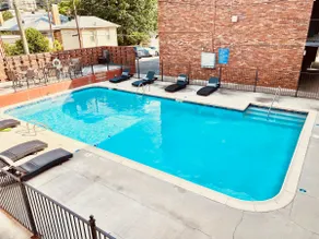 Comfy and Lovely in Historic Highland Park! - Image 4
