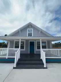 1920’s Cottage-8 Beds-Boat/RV Storage - Image 2