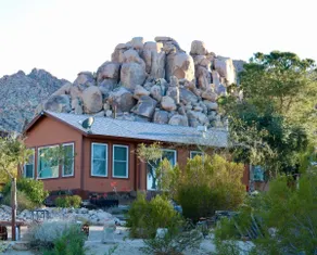 Secluded getaway |360Views| Mins to Park| SPA |BBQ - Image 4